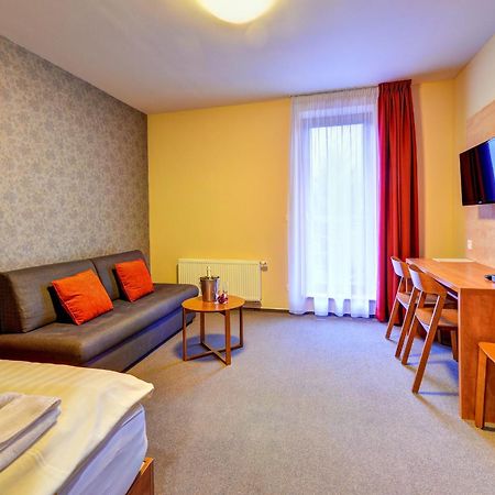 Hotel Toc Lipova Lazne Exteriör bild