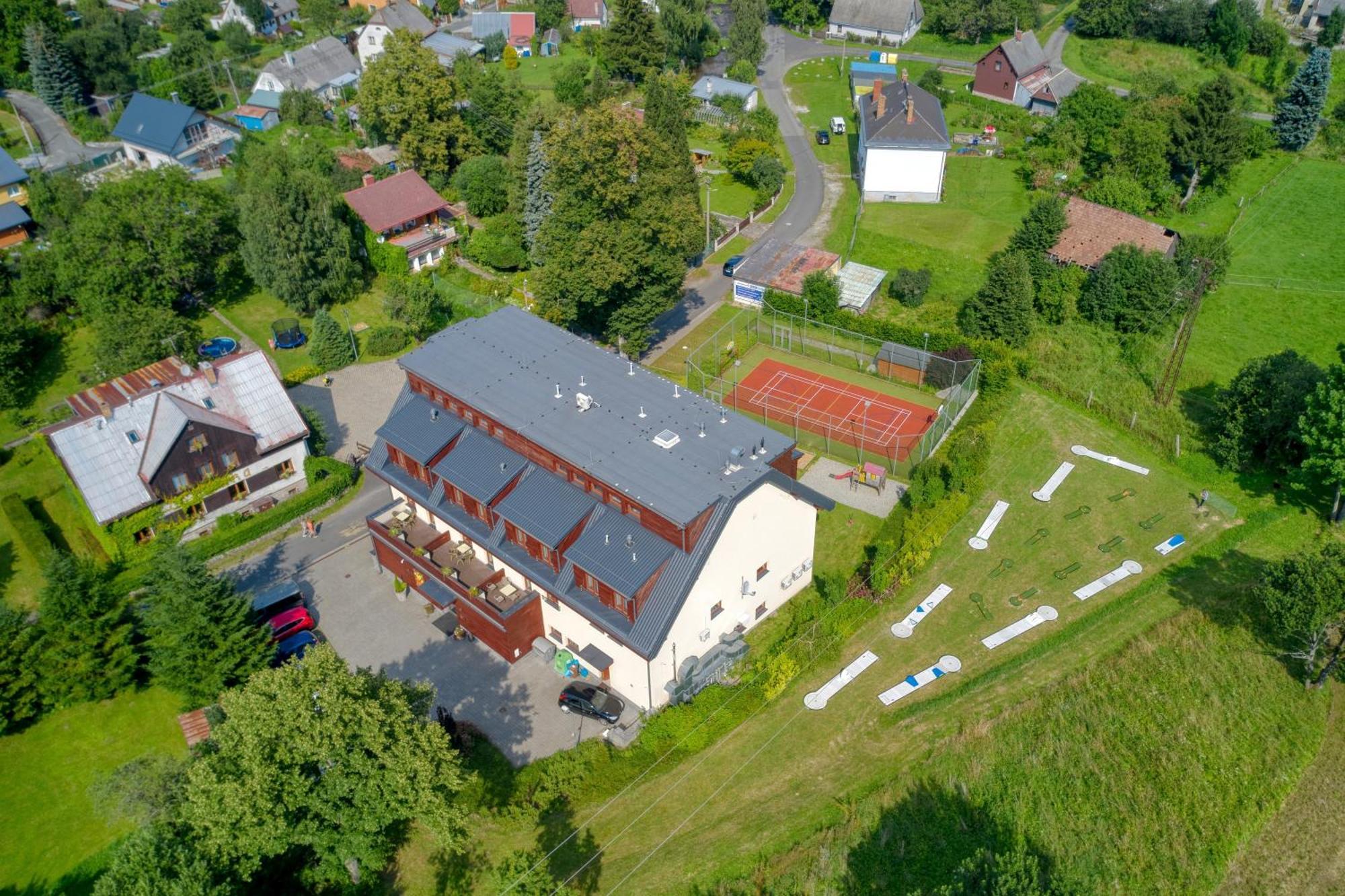 Hotel Toc Lipova Lazne Exteriör bild