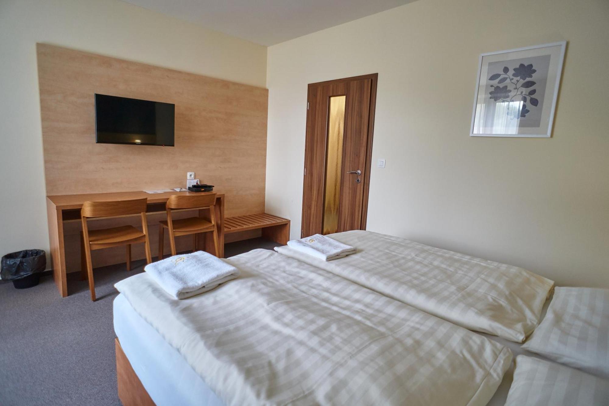 Hotel Toc Lipova Lazne Exteriör bild