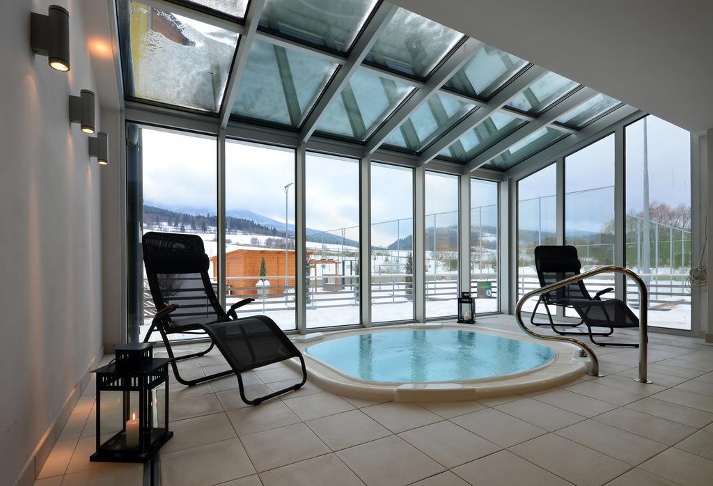 Hotel Toc Lipova Lazne Exteriör bild