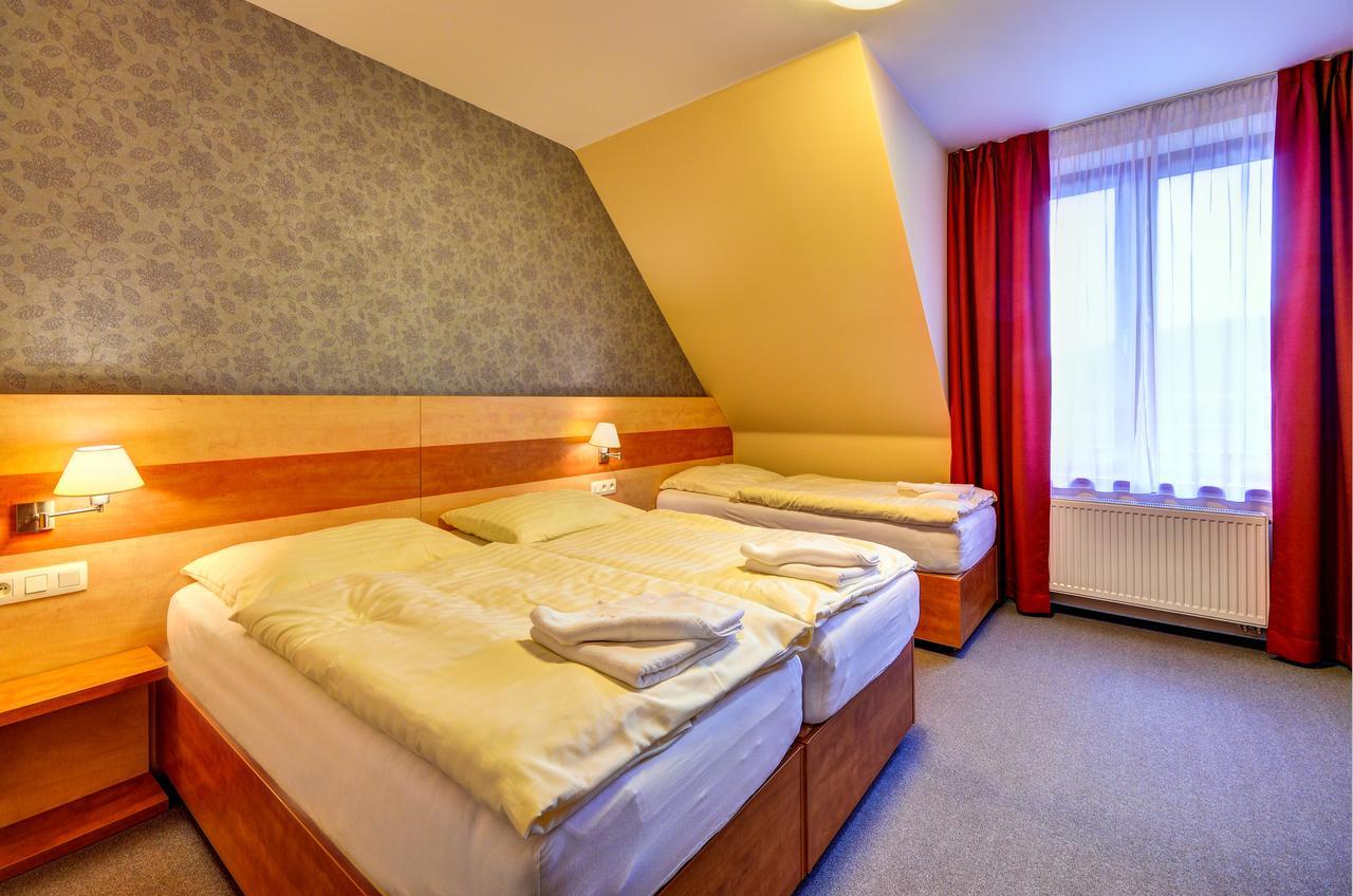 Hotel Toc Lipova Lazne Exteriör bild