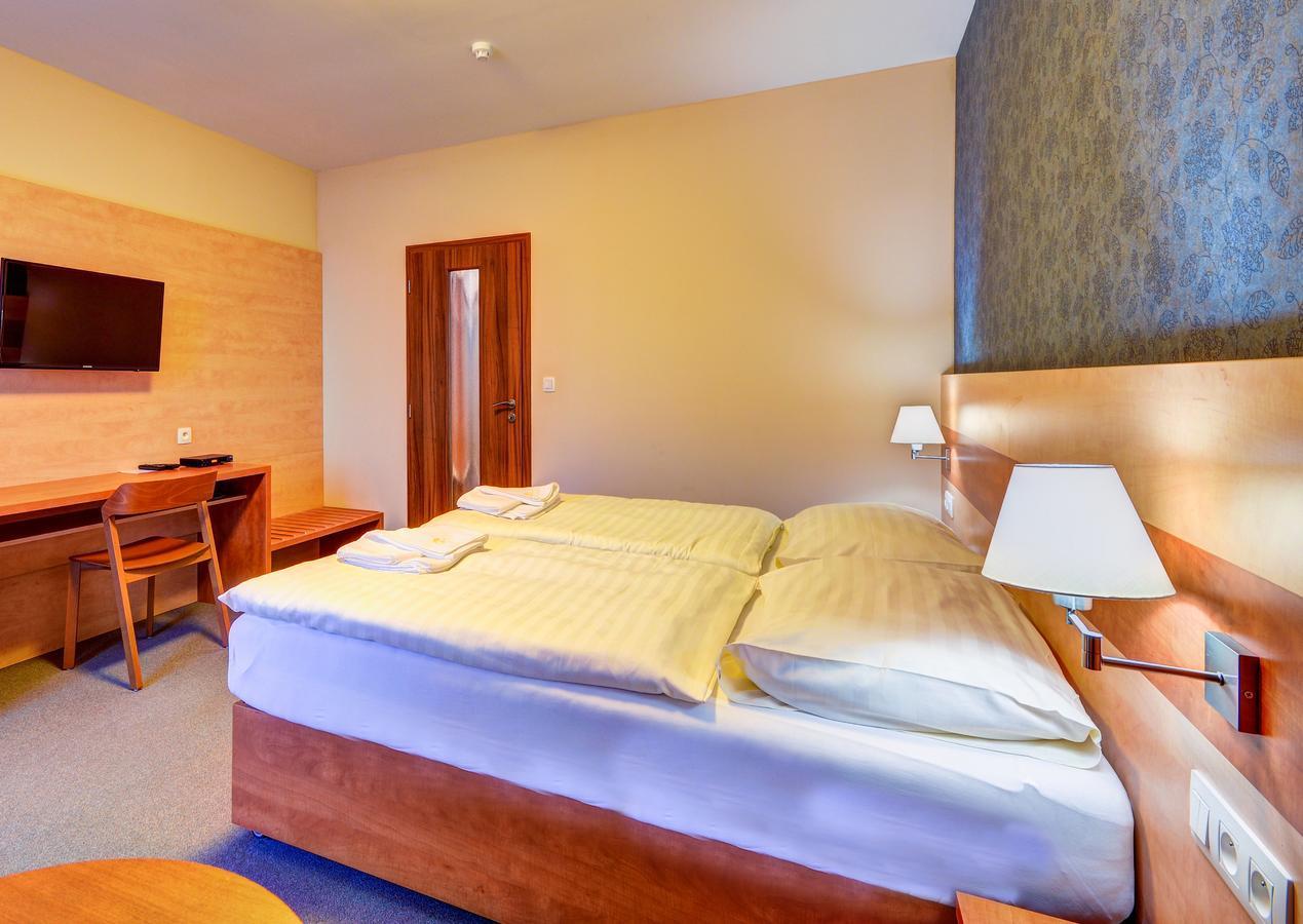 Hotel Toc Lipova Lazne Exteriör bild